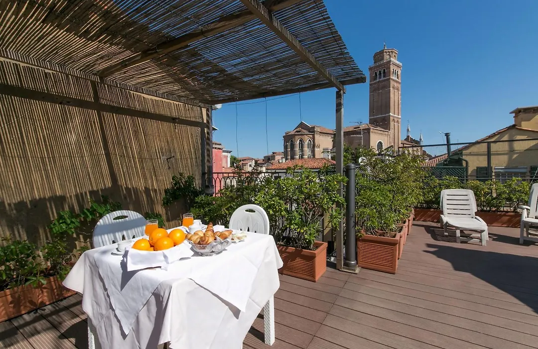 Hotel Pantalon-1