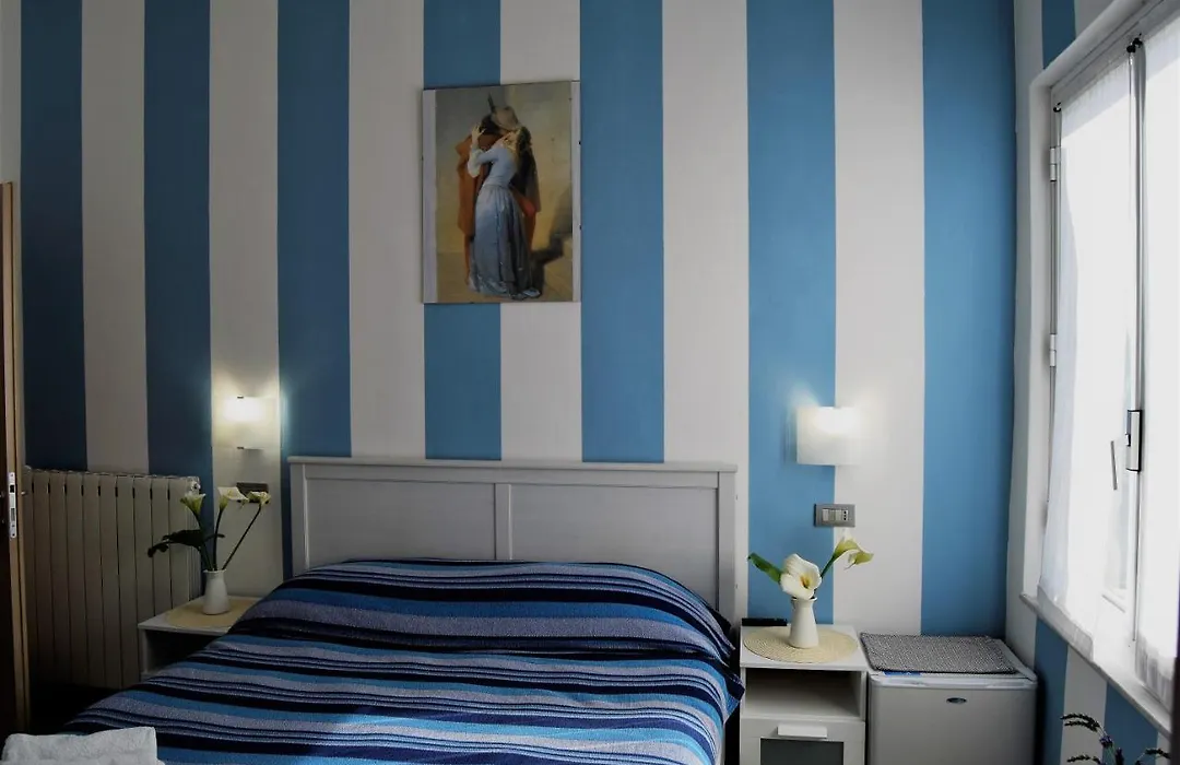 Levante Blu-1