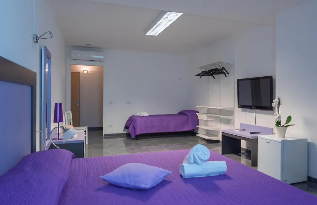 Delta Rooms-1