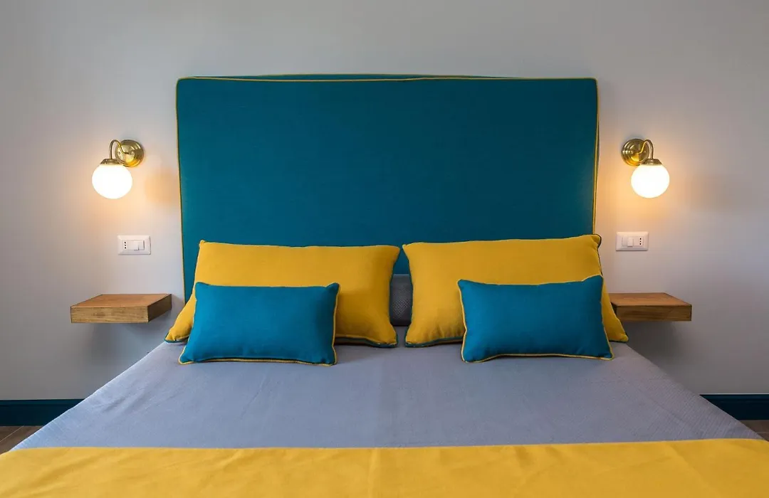 Sorrento Pool&Suites-1