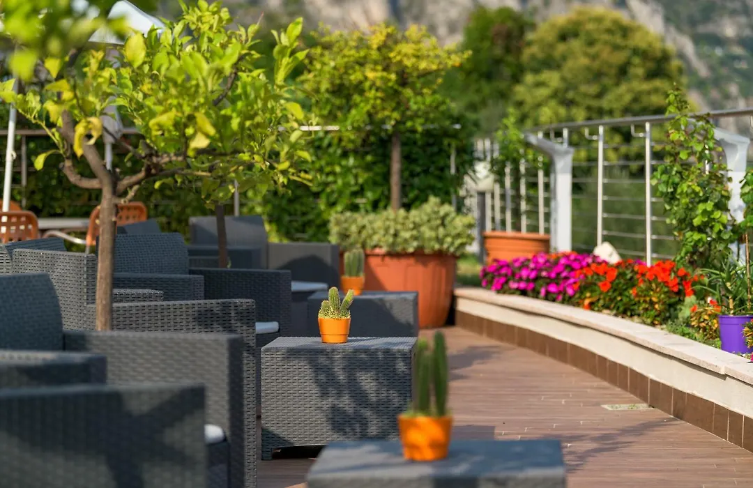 Garda Suite Hotel - Adults Only Hotel-1
