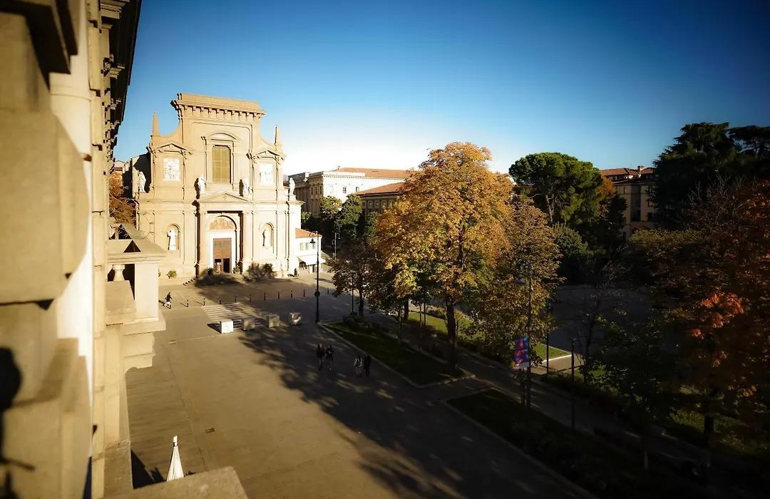 Bergamo Inn 43-1
