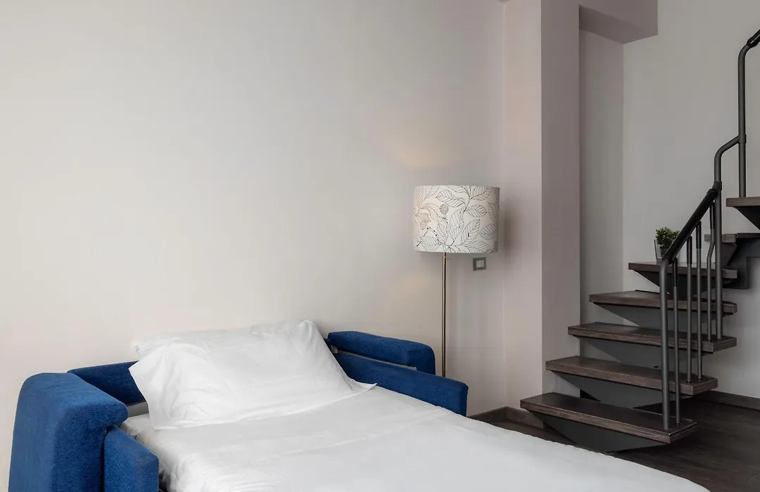 V Hotel-1