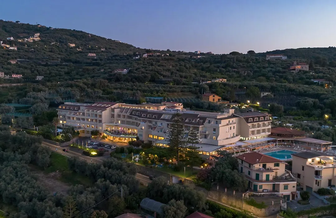 Grand Hotel Vesuvio-1