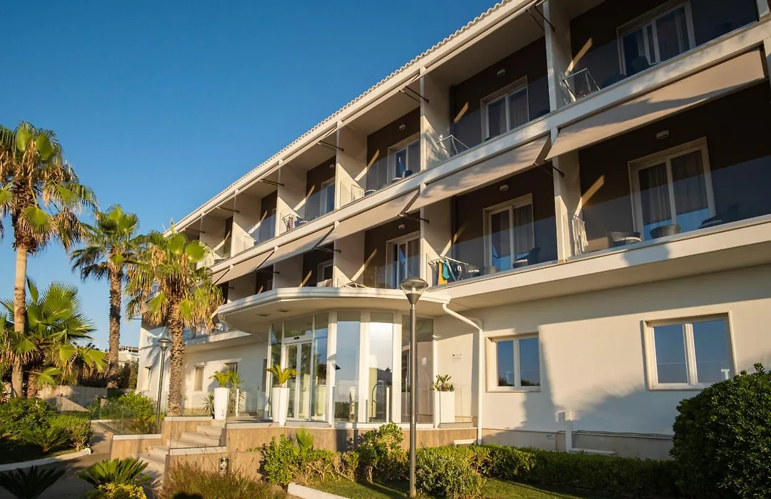 Ticho'S Greenblu Hotel-1