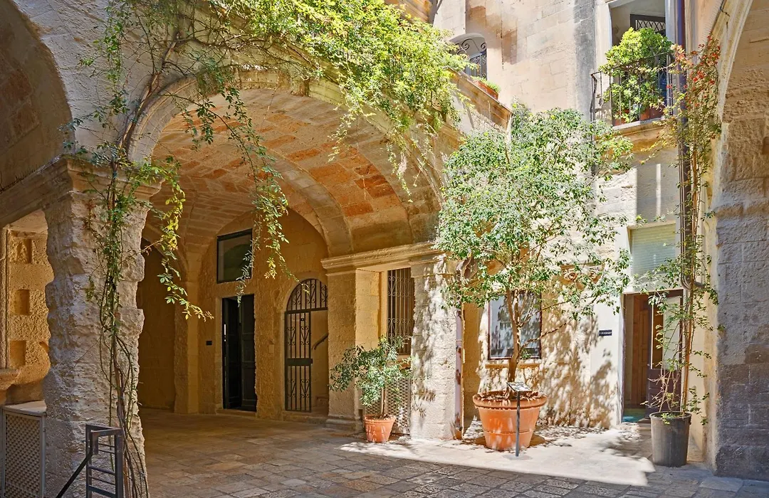 B&B Palazzo Persone Dimora Storica-1