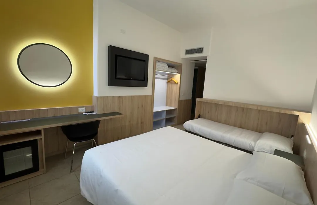 Hotel Holidays-1