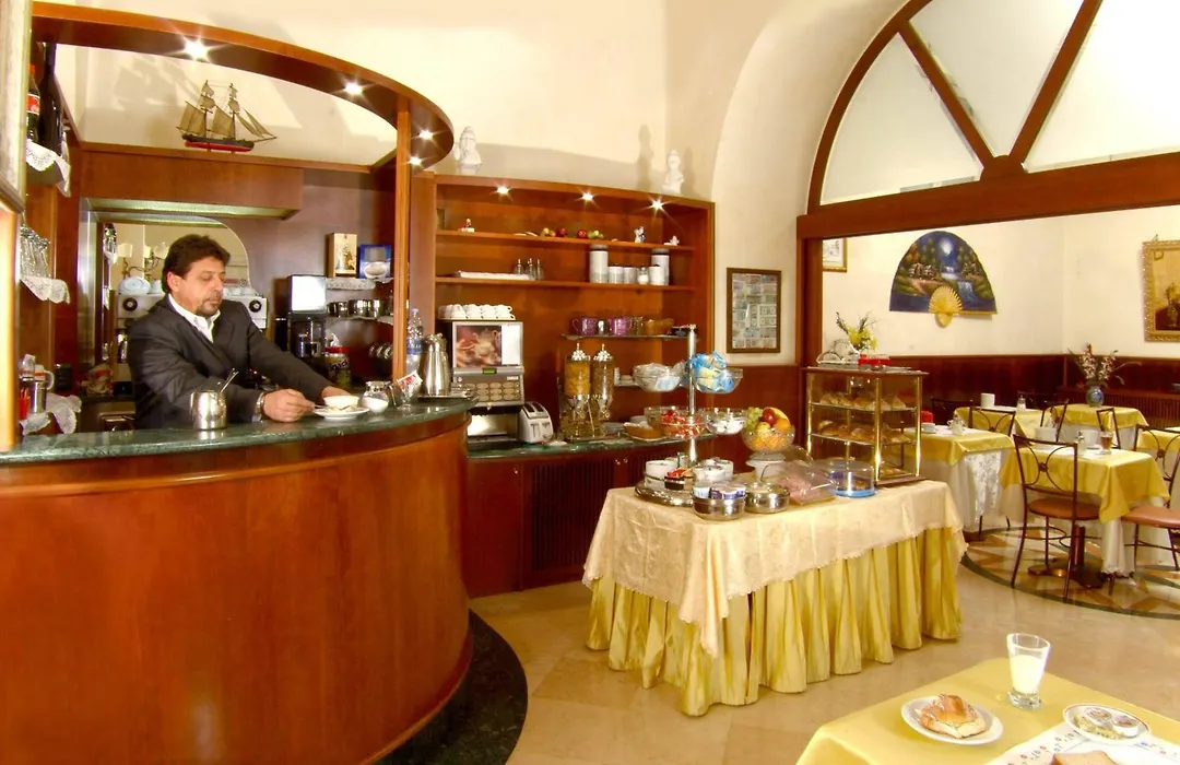 Hotel Assisi-1