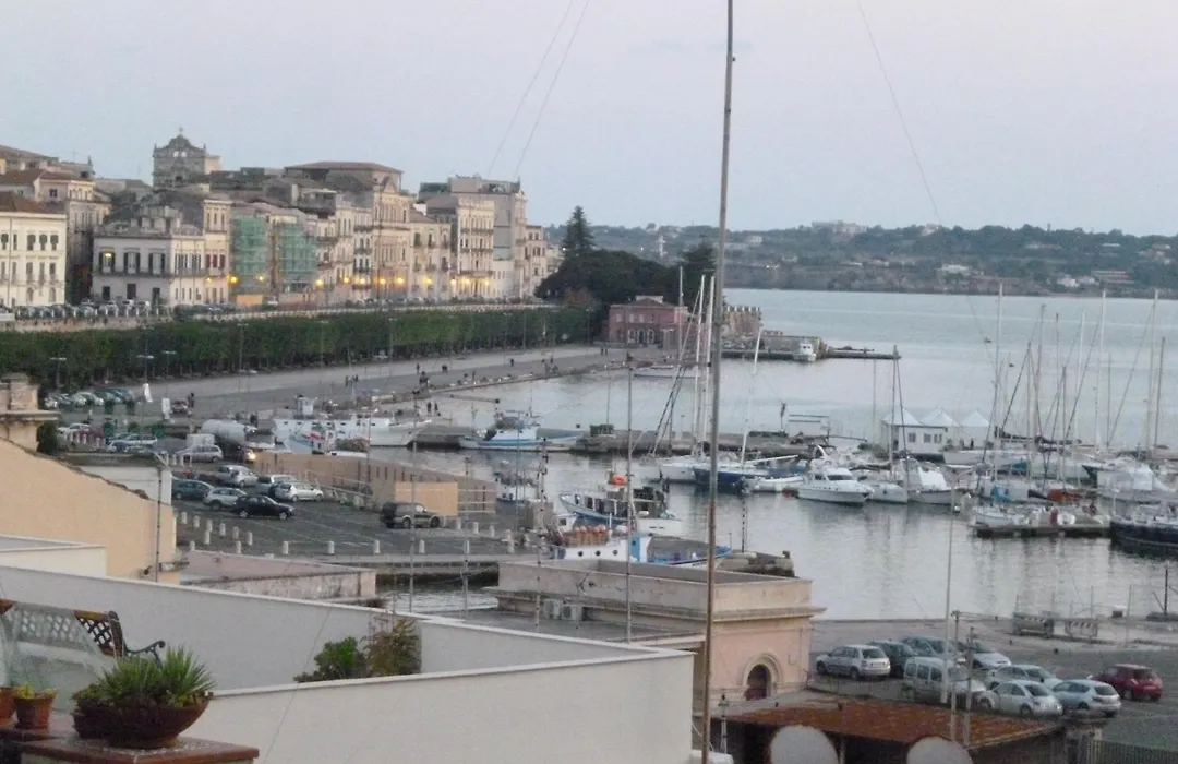B&B Le Grand Bleu Siracusa - One Hundred Steps From Ortigia -Sea View --1