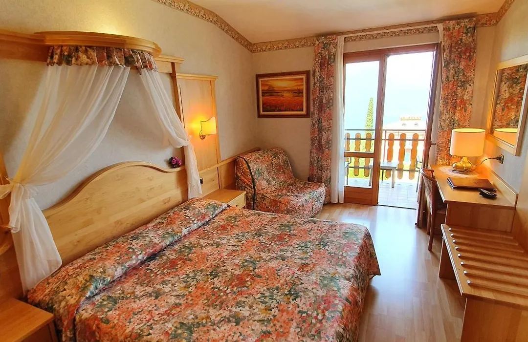 Hotel Diana-1