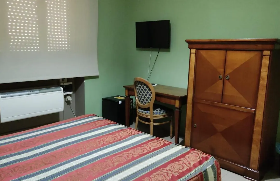 Hotel Plaza-1
