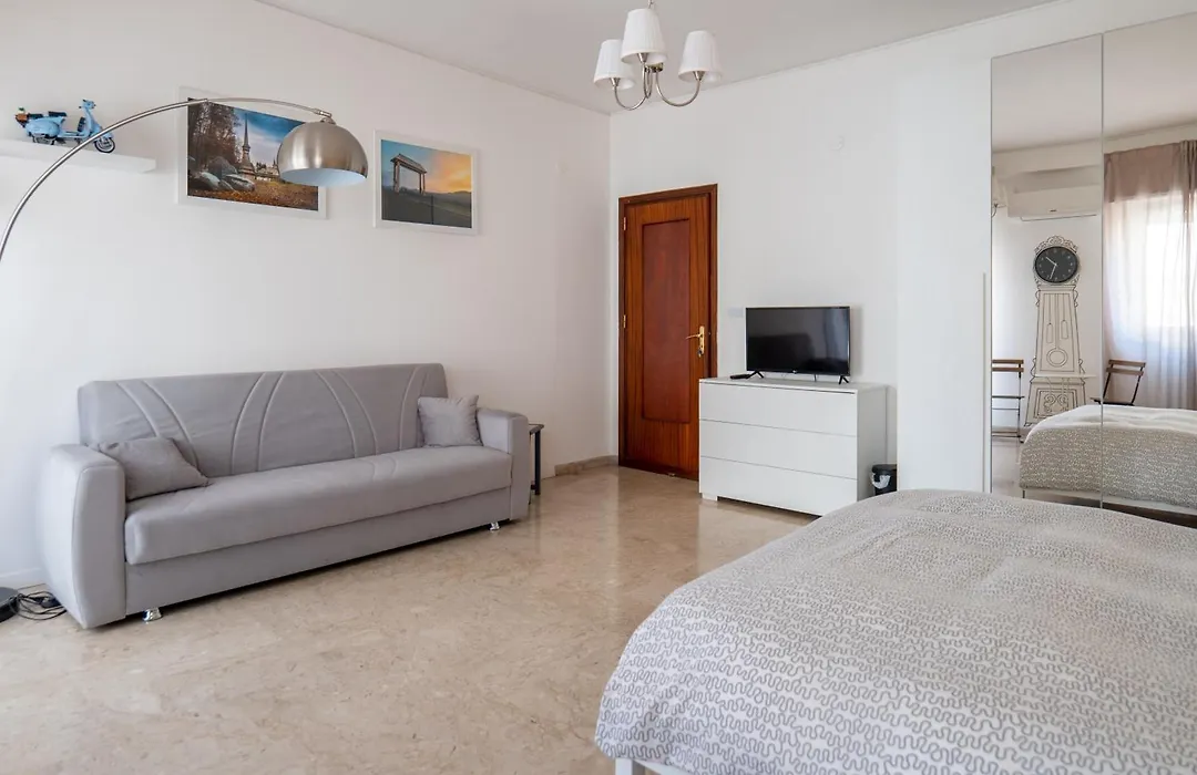 Papillon Bnb-1