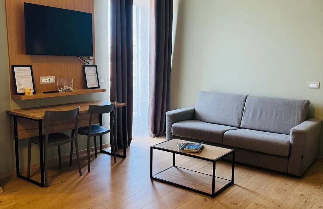 Manhattan Room & Suite-1