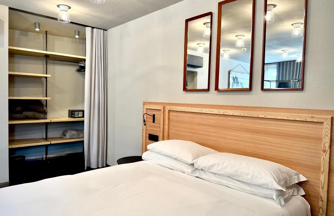 Hotel Village-1