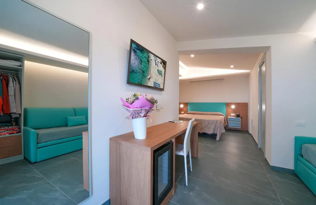 Hotel MARINELLA - Private Free Parking - Grotticelle Beach 200 m-1