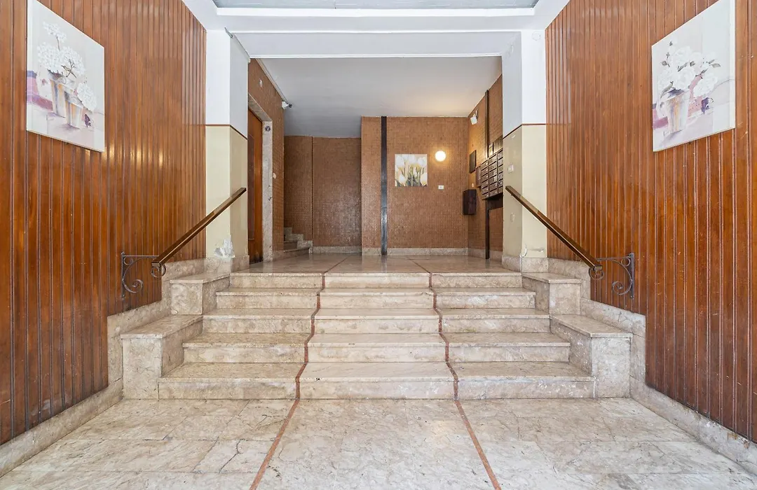 Agora-1