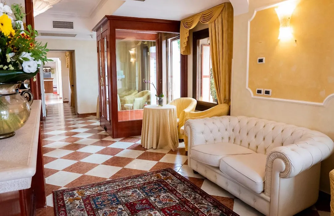 Hotel Russo Palace-1
