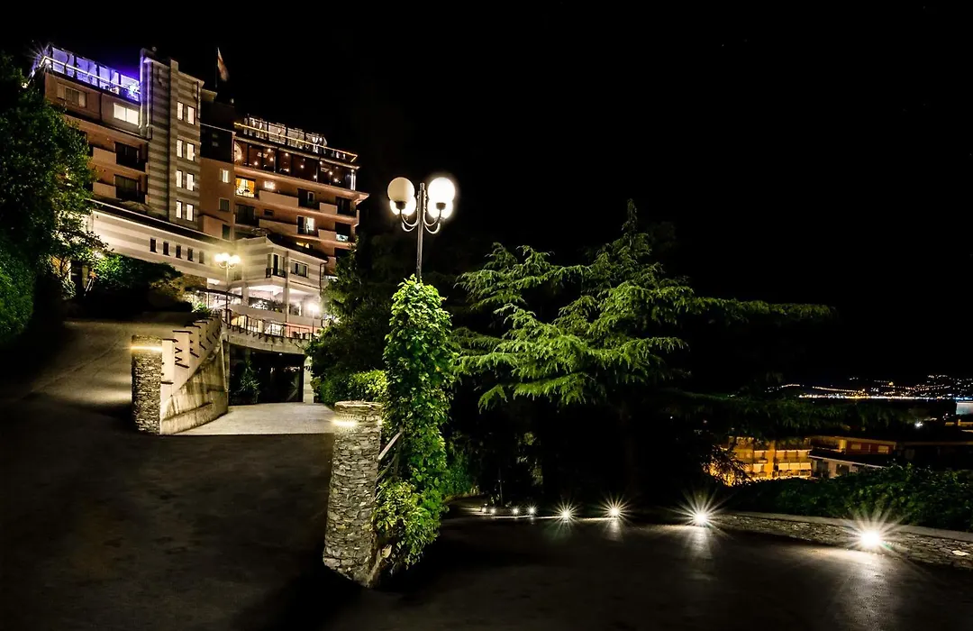 Hotel Vis A Vis-1