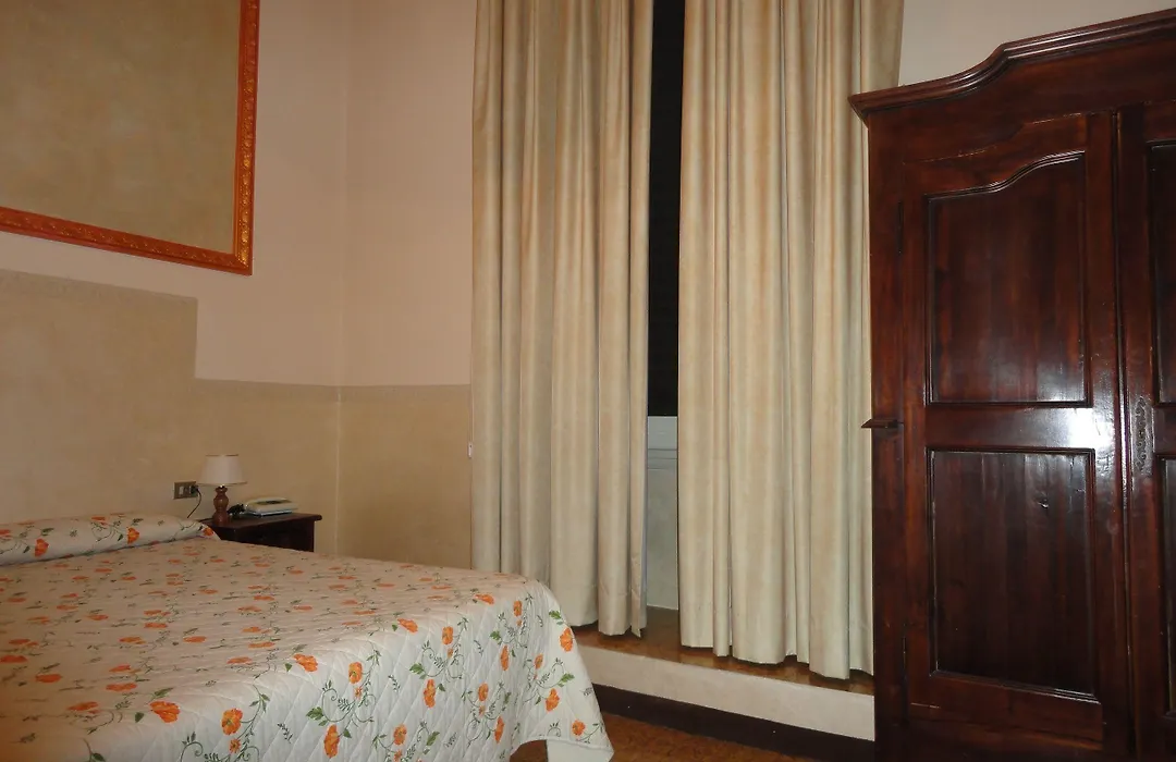 Hotel Delle Camelie-1