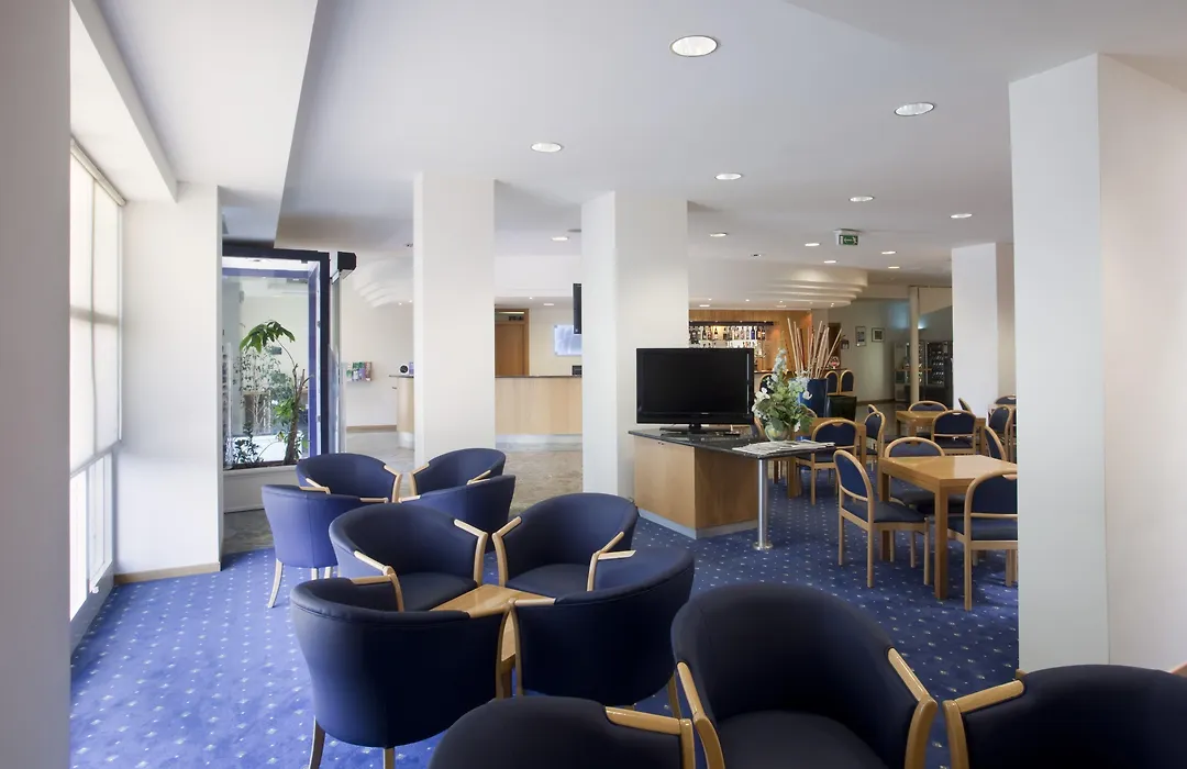 City Hotel & Suites-1