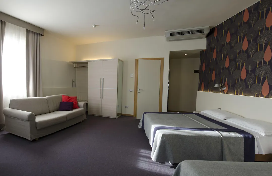 Key Hotel-1
