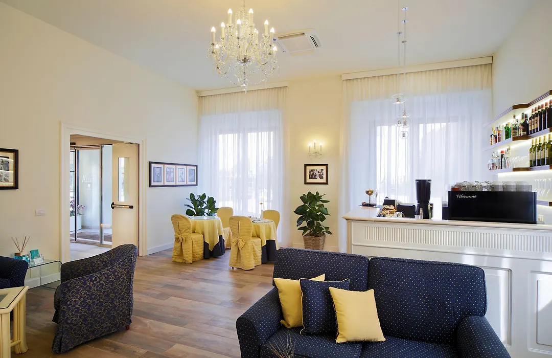 Hotel Italia-1
