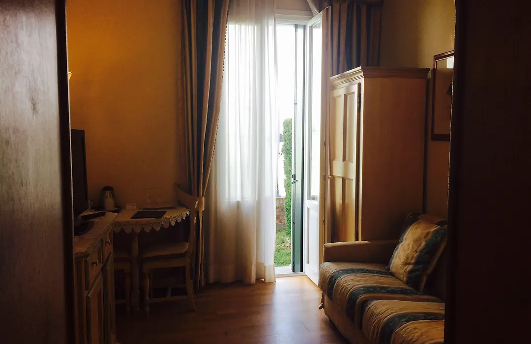 Hotel Villa Laguna-1