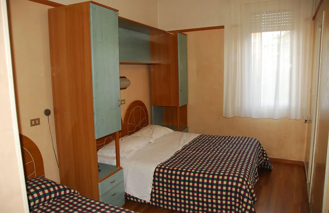 Hotel Britannia Rimini Marina Centro-1