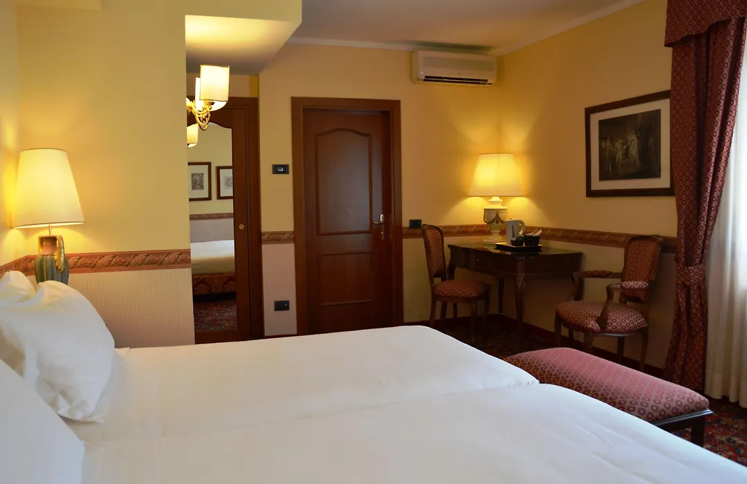 Hotel Leon D'Oro-1