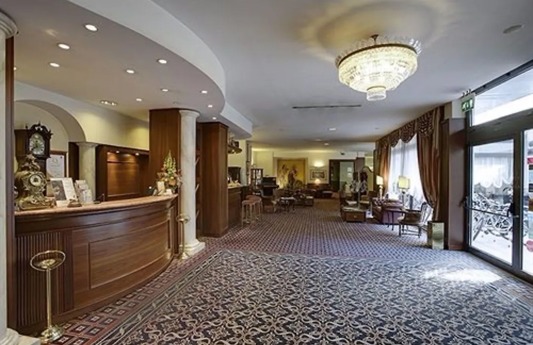 Hotel Orologio-1