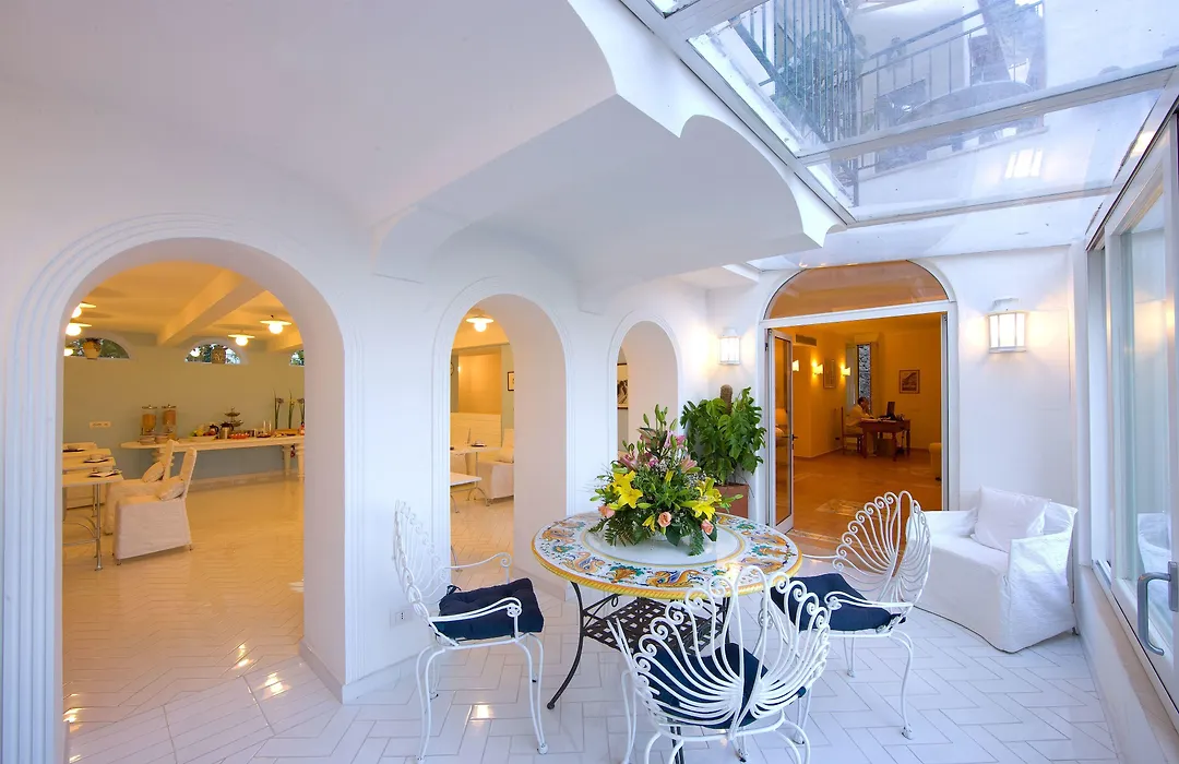 Hotel Bougainville-1