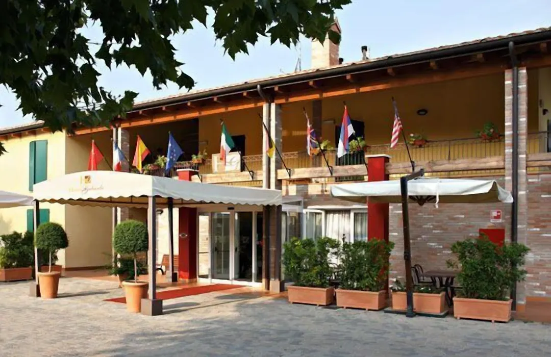 Hotel Gabarda-1