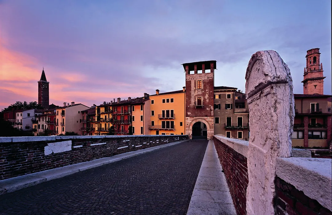 Escalus Luxury Suites Verona-1