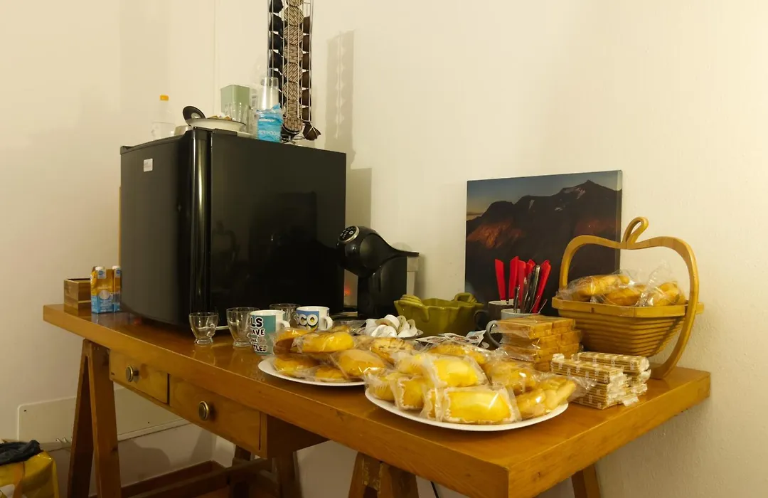 Yawhome B&B-1