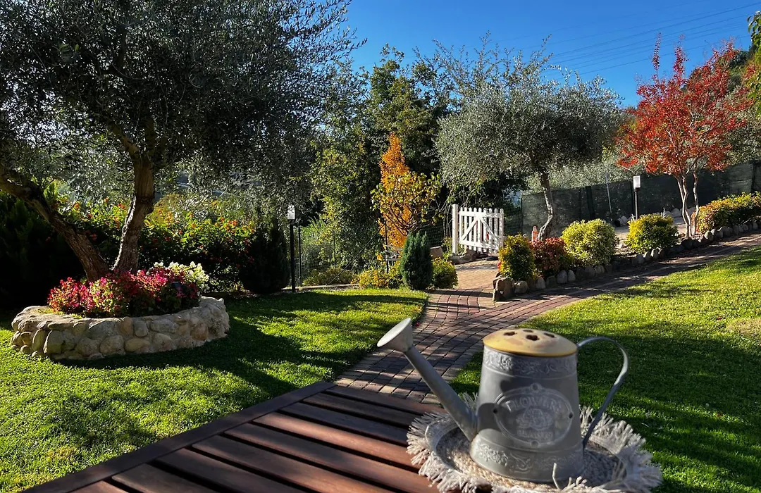 Peperosa In Collina B&B-1