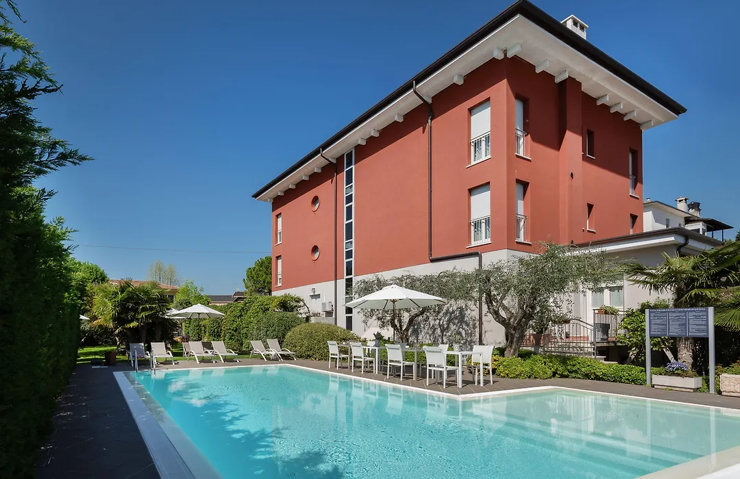 Vialeromadodici Rooms & Apartments-1