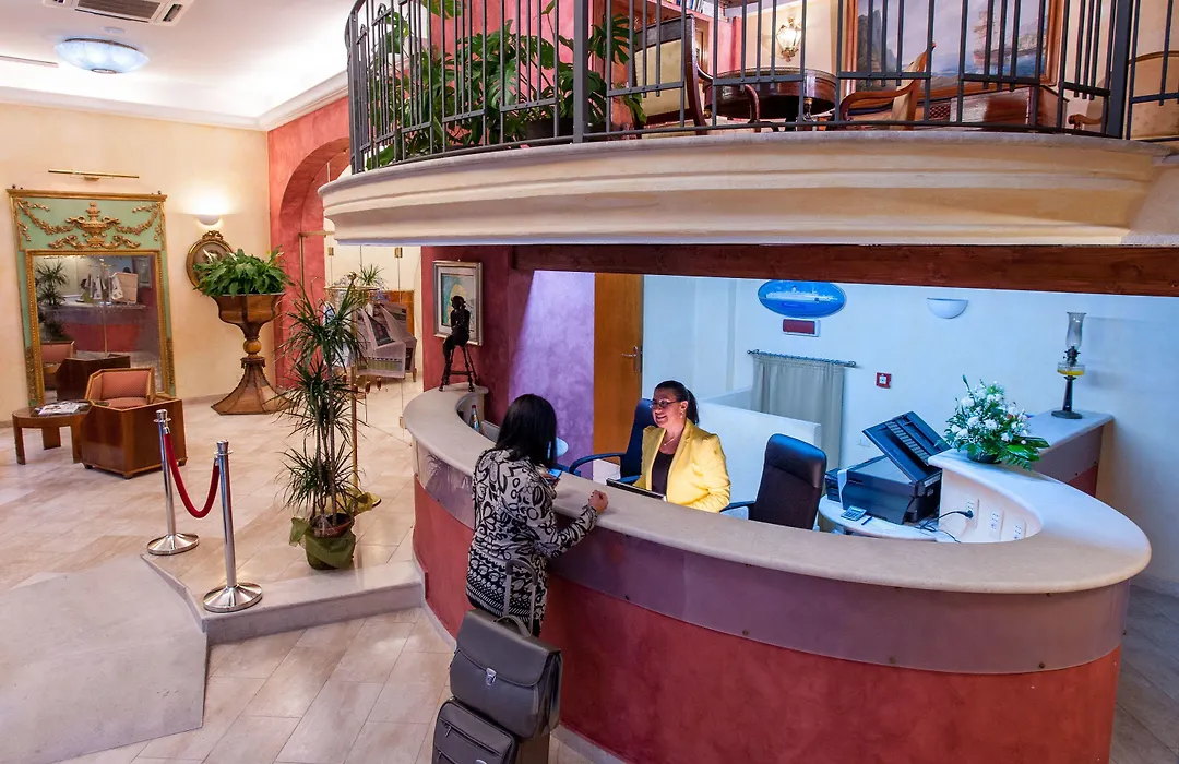 Hotel Flora-1