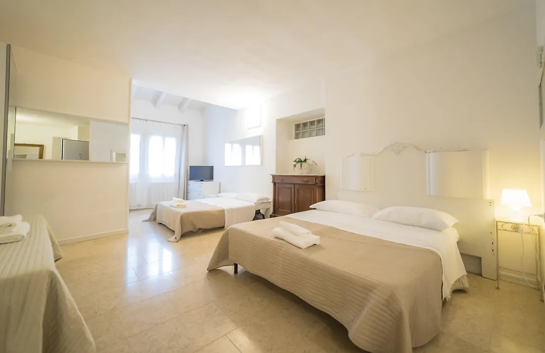 Academia Residence-1