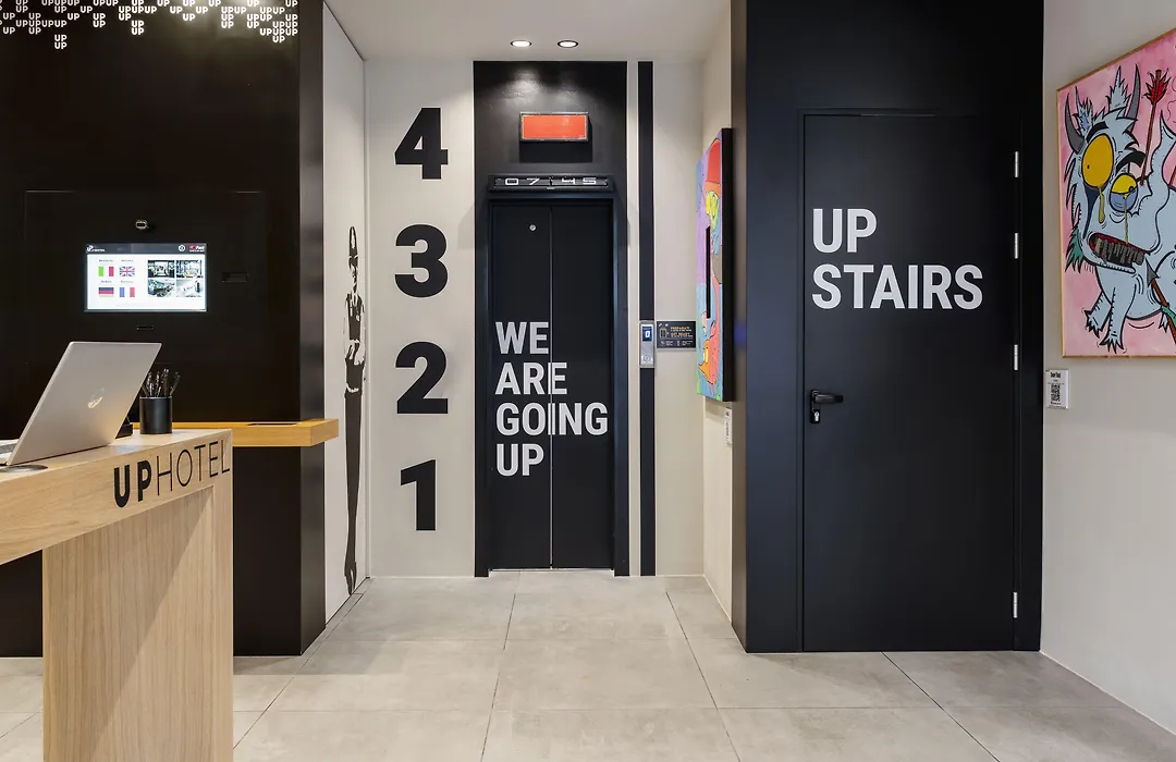 Up Hotel-1