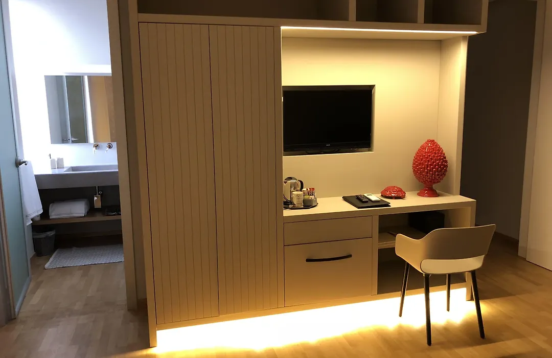 200 Rooms & Terrace-1