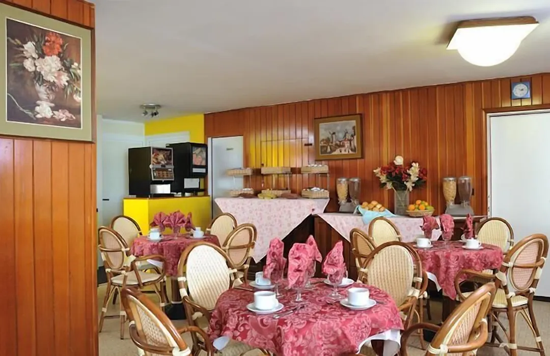 Hotel Aurora-1