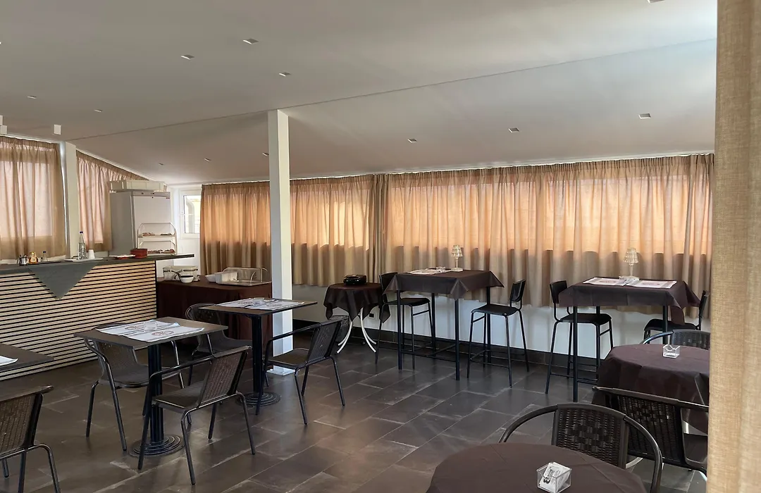 8Room Hotel-1
