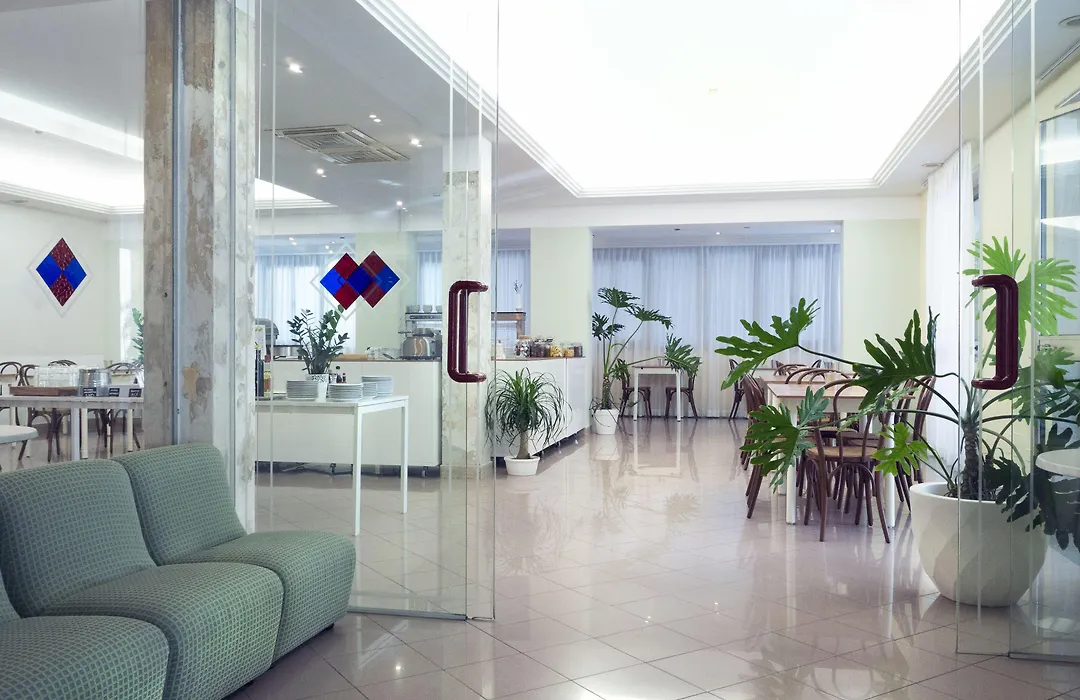 Hotel Montecarlo-1