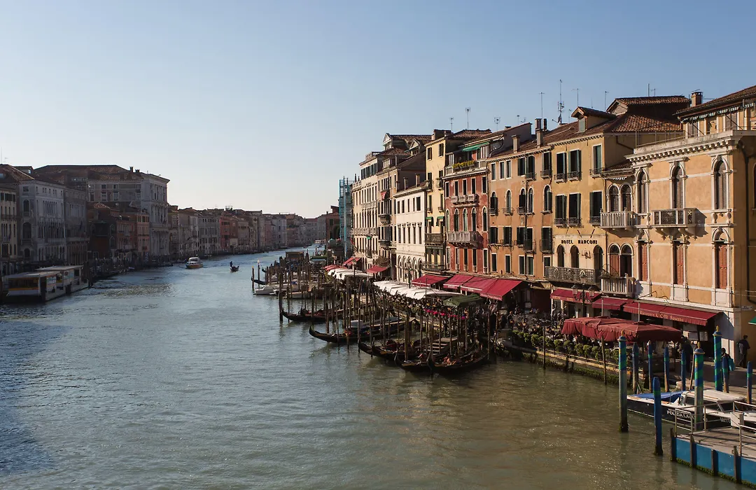 Riva Del Vin Boutique Hotel-1
