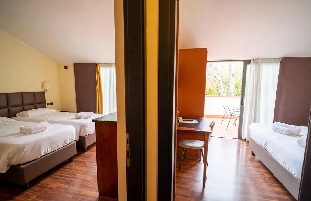 Yachting Hotel Mistral-1