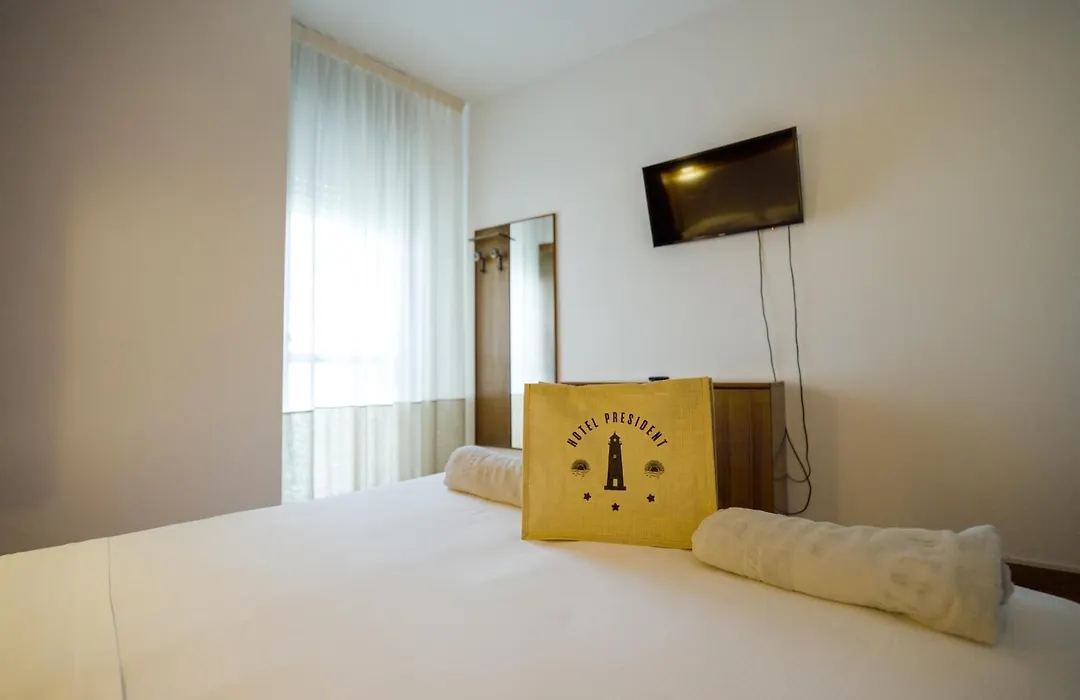 Hotel President-1