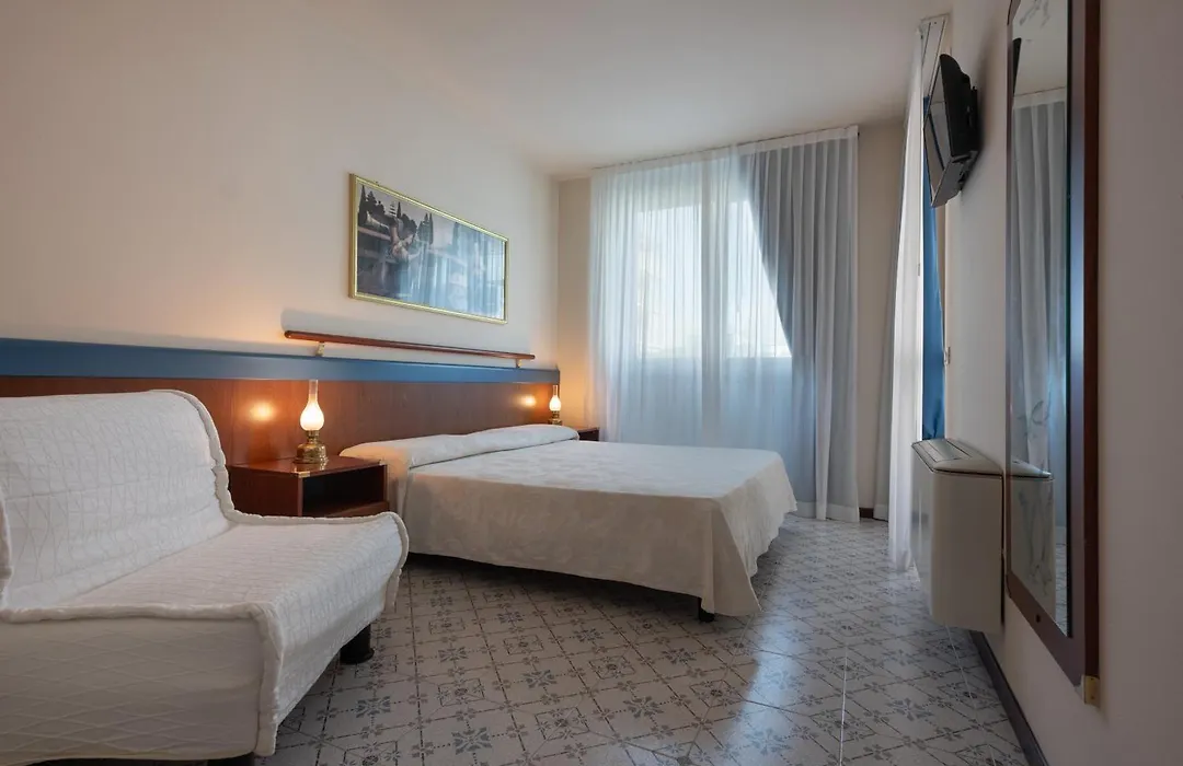 Aparthotel Holiday-1