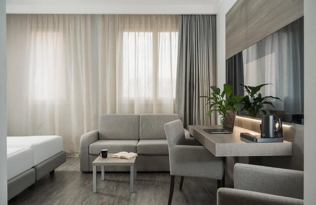 Just Hotel Saronno-1