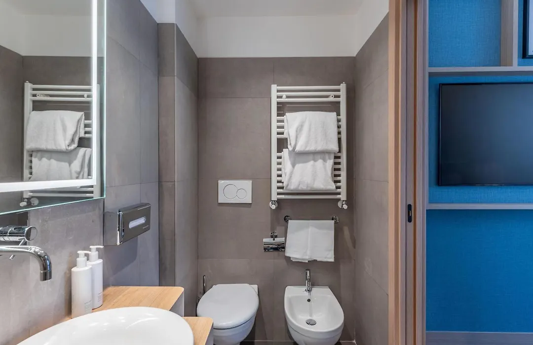Hilton Garden Inn Rome Colosseum-1