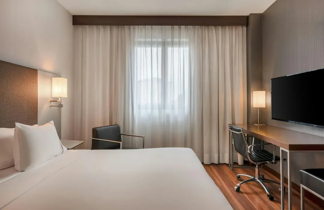 Ac Hotel Padova By Marriott-1